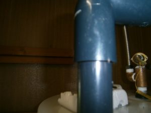 電気温水器取替工事 施工中