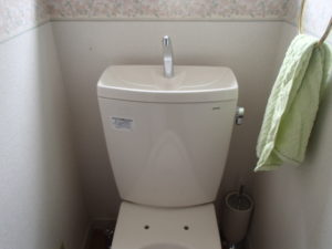 TOTOトイレ取替工事（日進市）タンク設置