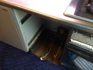 ビルトイン食洗機取替工事(名古屋市千種区清住町)撤去後