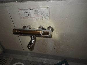 浴室水栓取替工事（横浜市都筑区） 撤去後取付途中