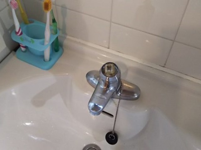 加西市TOTO洗面化粧台レバーハンドル交換工事 – 蛇口・水栓の工事例