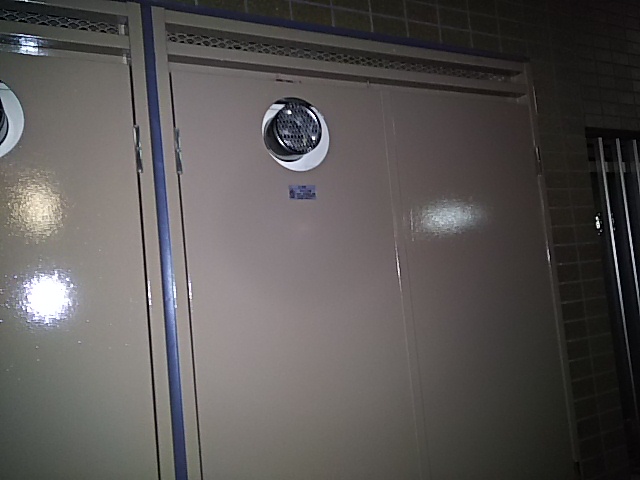 藤沢市辻堂太平台で動かなくなった給湯器をリンナイRUF-VK2400SAT(A)に取替工事	