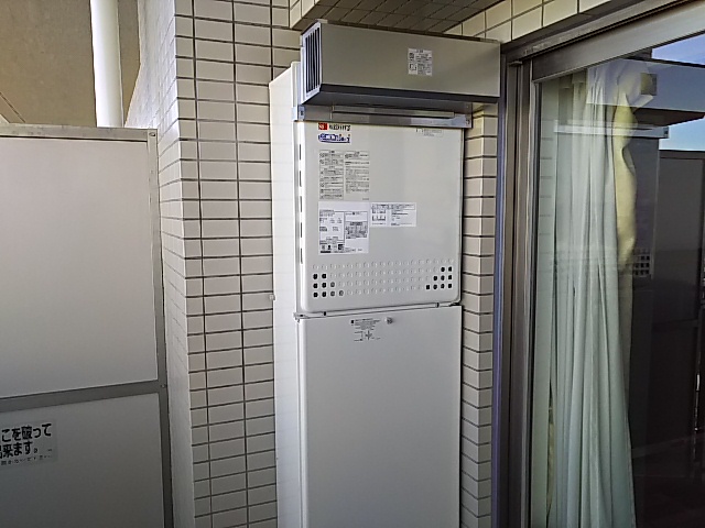 横須賀市で動作不良の給湯器をノーリツGT-C2452SAWX-2BLに取替工事	