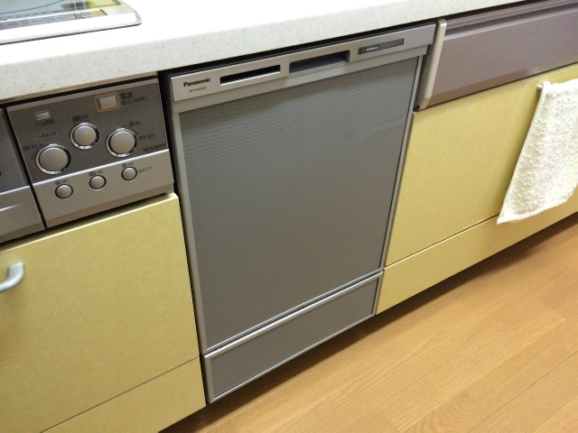 最新の激安 まいどDIY食器洗い乾燥機 パナソニック NP-60MS8W 幅60cm ワイドタイプ ドア面材型 
